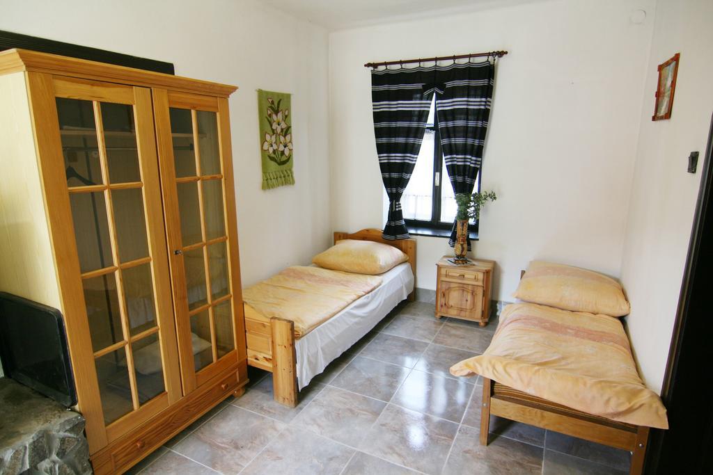Toldi Vendeghaz Hotel Felsotold Exterior photo